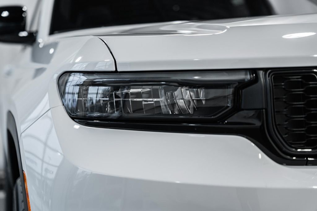 New 2025 Jeep Grand Cherokee L Altitude image 12