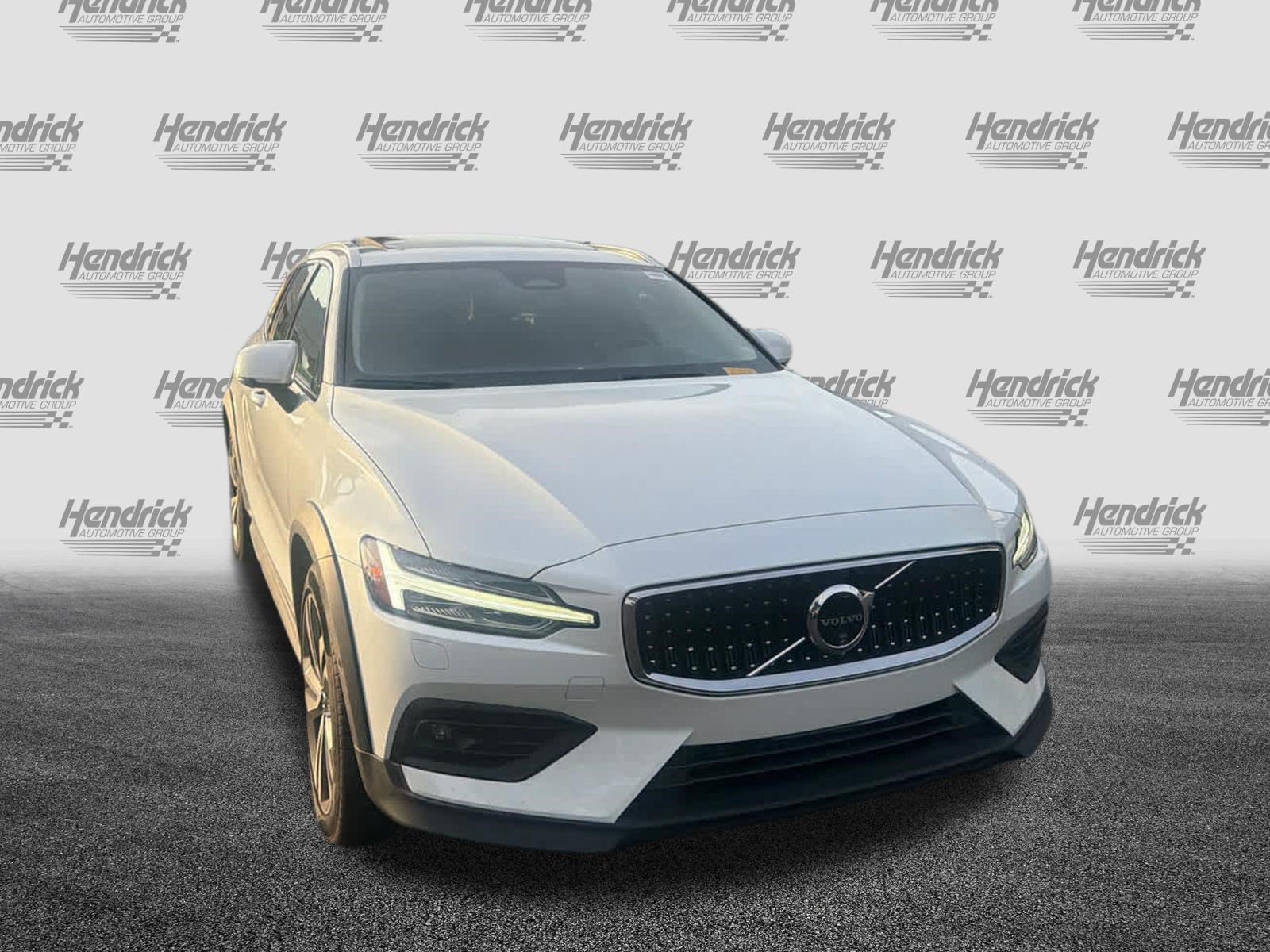 Used 2024 Volvo V60 B5 Cross Country Plus w/ Protection Package Premier AWD/4WD image 6
