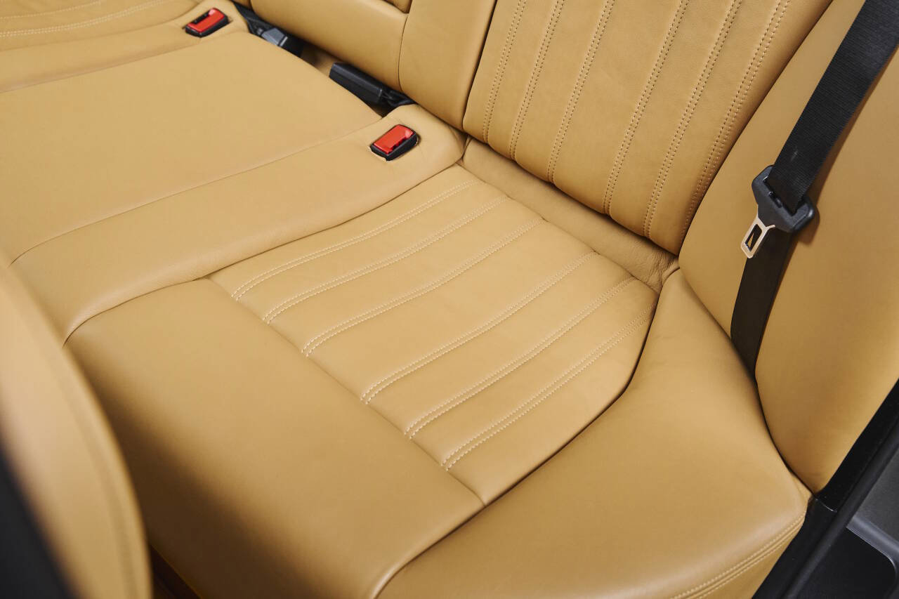 Used 2003 BMW M5 image 53