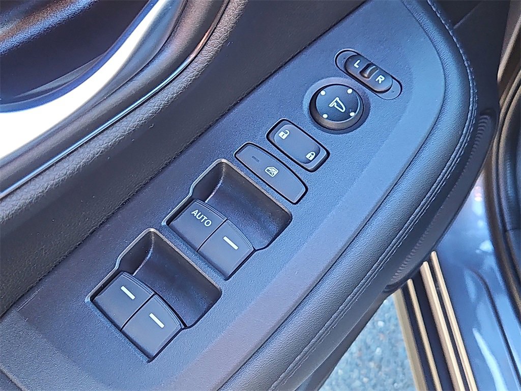 Certified 2025 Honda HR-V LX image 21