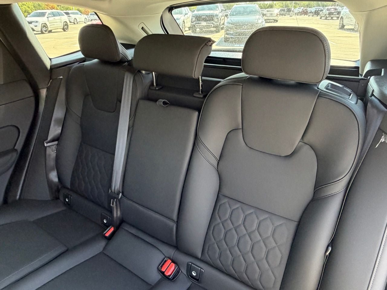 New 2027 Volvo XC60 B5 Plus AWD/4WD image 20