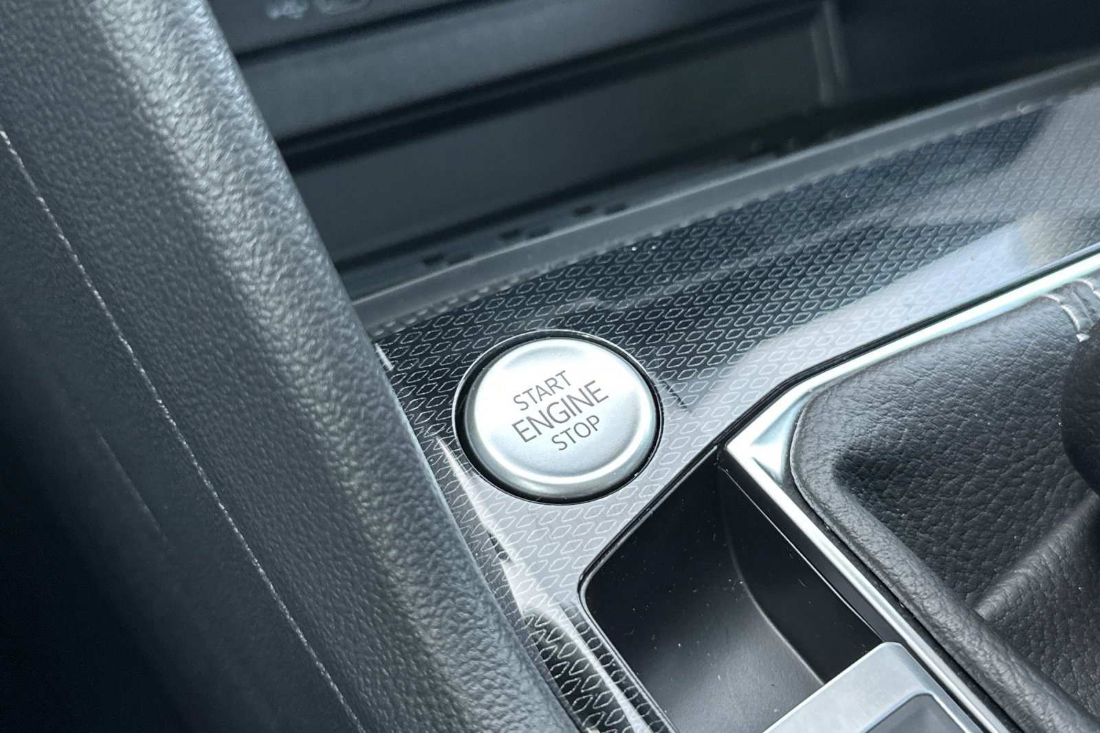 New 2026 Volkswagen Taos SE image 22