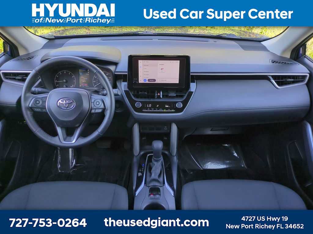 Used 2024 Toyota Corolla Cross LE FWD image 16