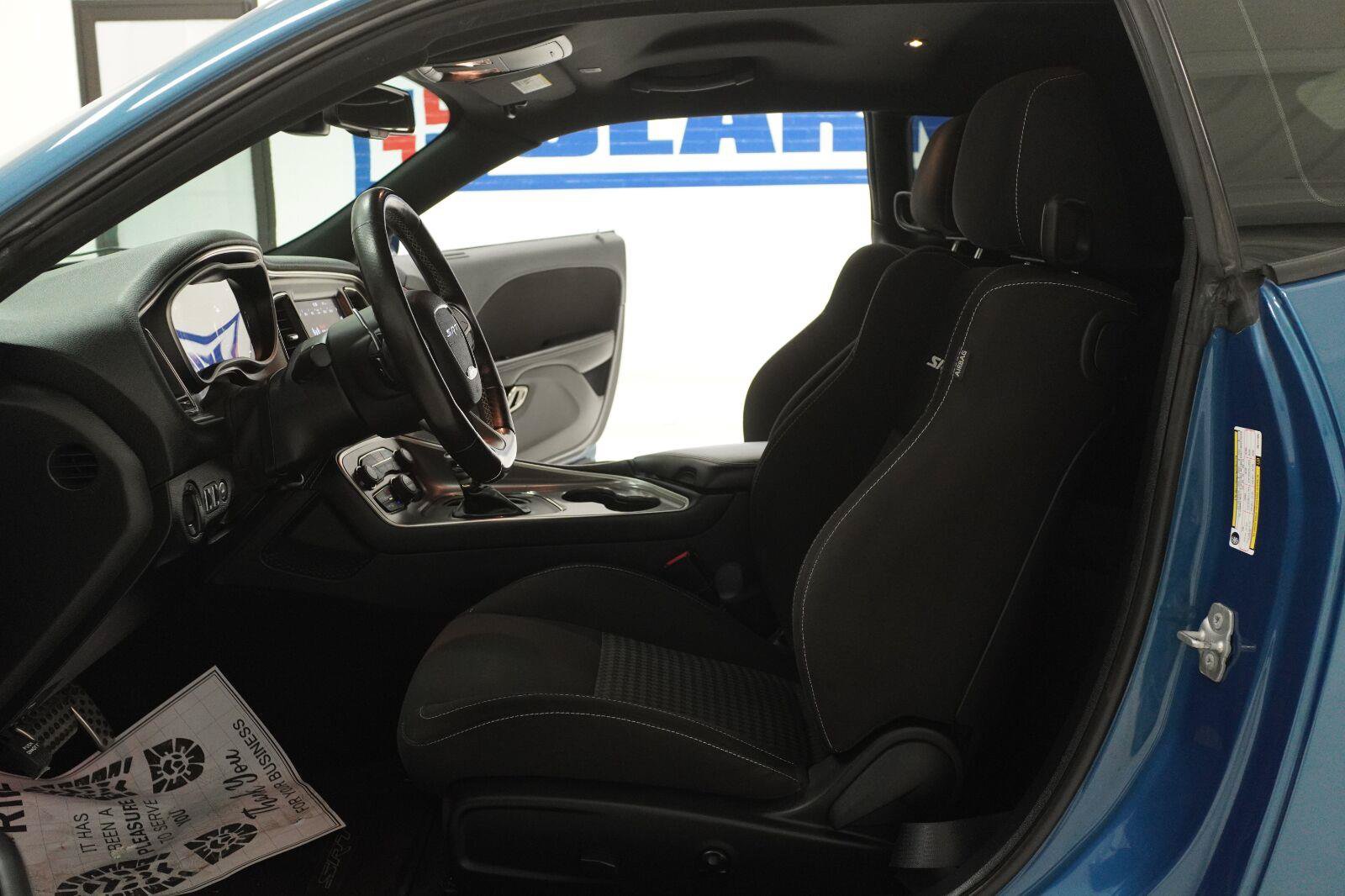 Used 2022 Dodge Challenger SRT Hellcat RWD image 5