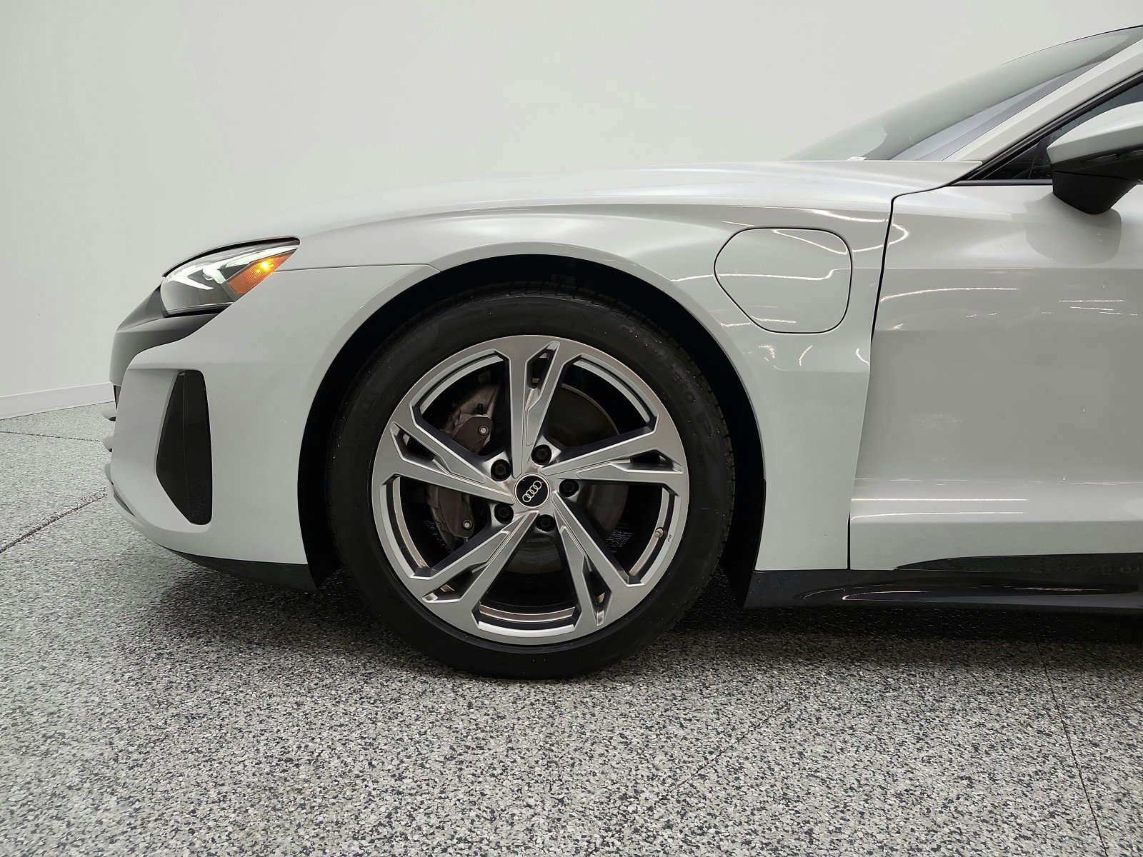 Used 2023 Audi e-tron GT Premium Plus image 17