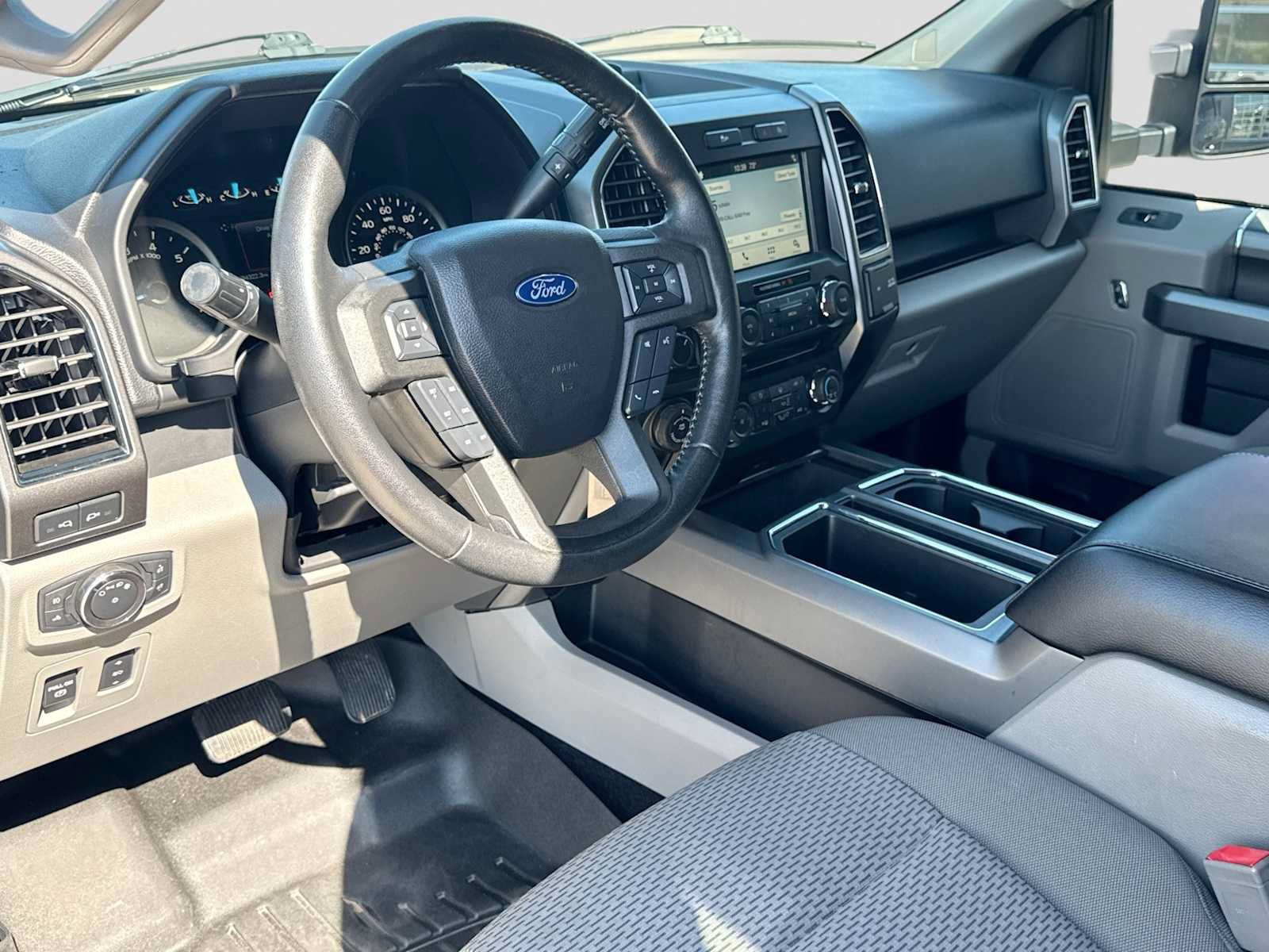 Used 2018 Ford F150 XLT w/ Equipment Group 302A Luxury AWD/4WD image 2