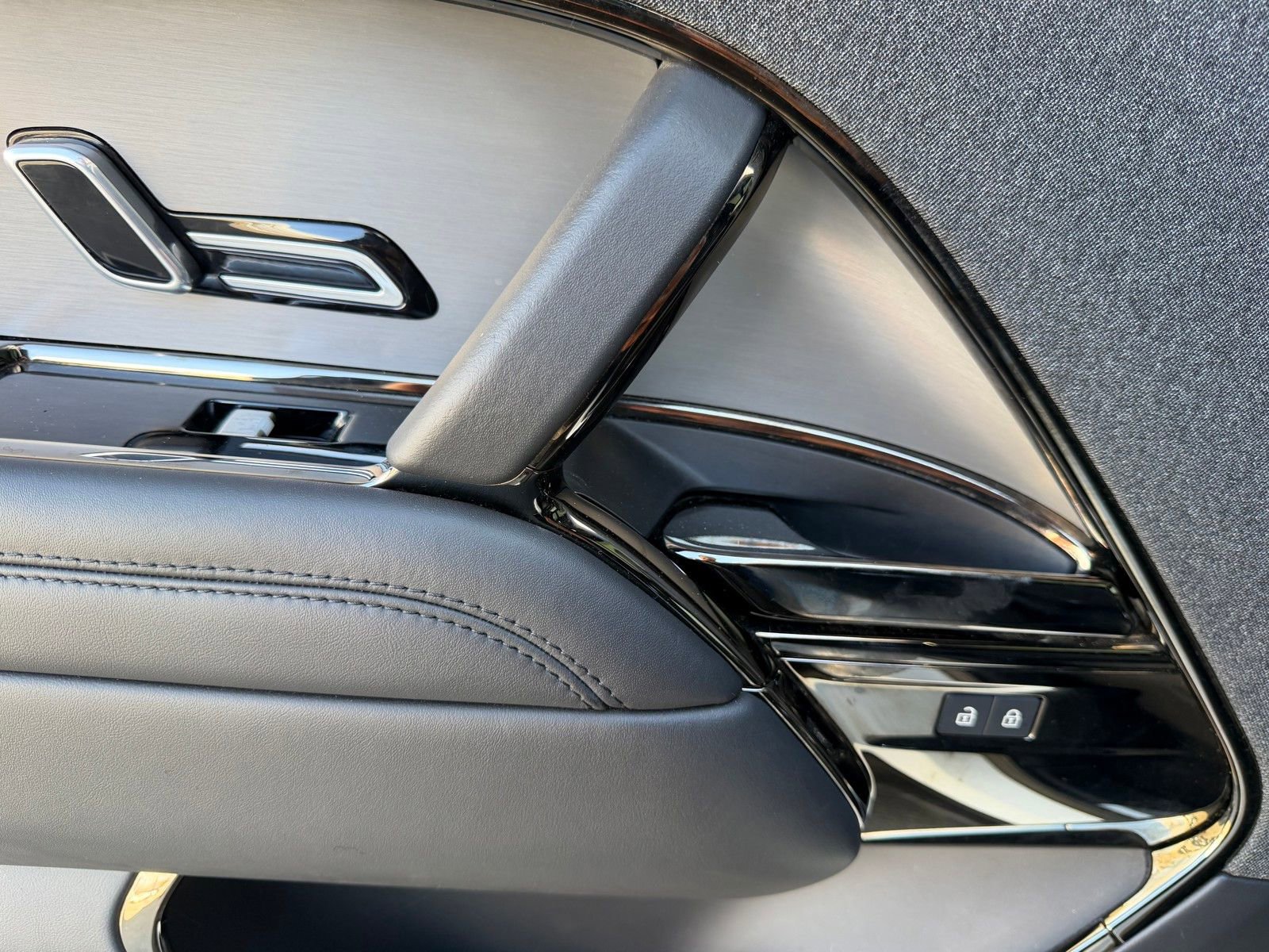 Used 2024 Land Rover Range Rover Sport Dynamic SE image 29