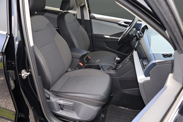 Certified 2022 Volkswagen Taos SE FWD image 20