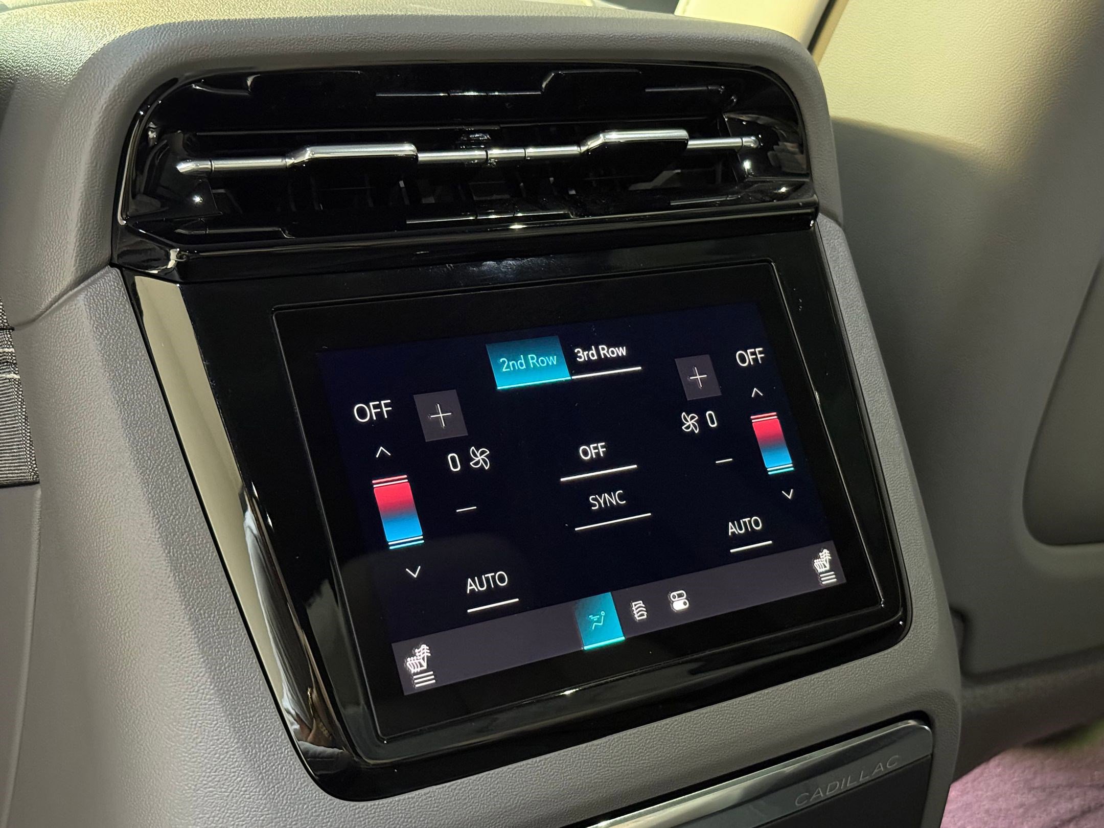 New 2025 Cadillac Escalade IQ Luxury 1 w/ Smart Trailering package image 47