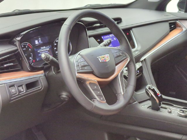 Used 2024 Cadillac XT5 Premium Luxury AWD/4WD image 9