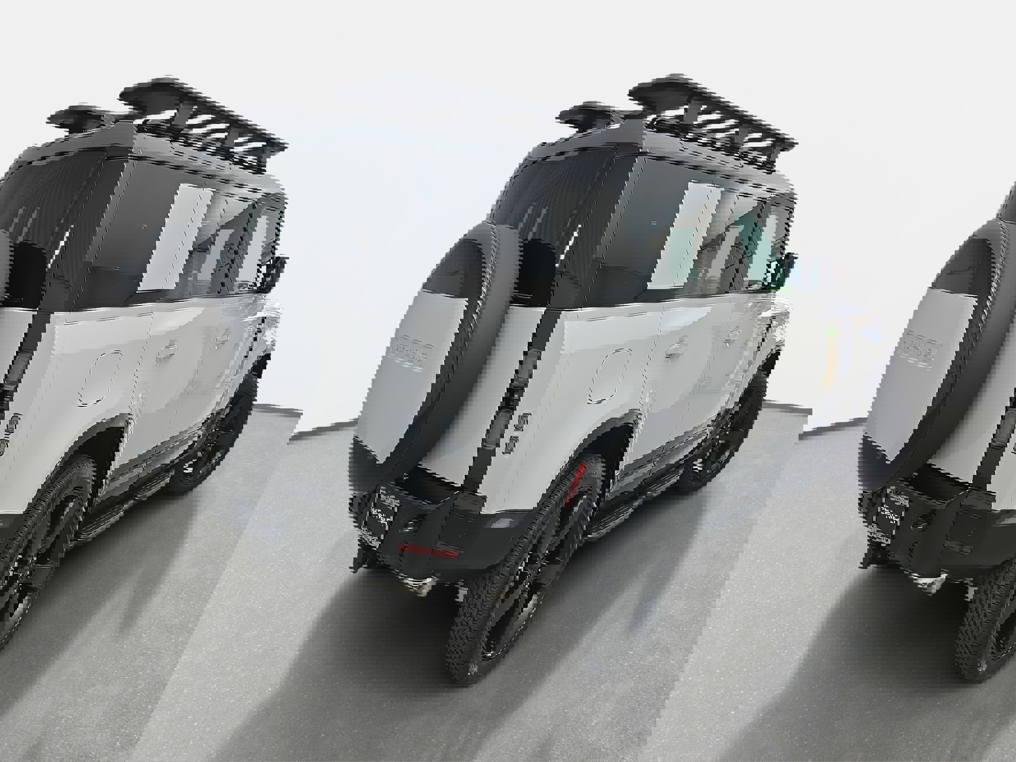 New 2026 Land Rover Defender 110 X-Dynamic SE image 5