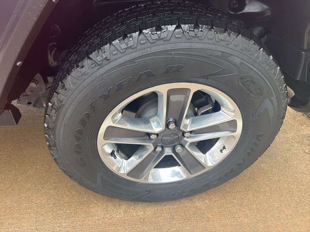 Used 2023 Jeep Wrangler Willys image 19