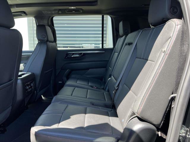 Used 2025 Chevrolet Suburban RST w/ Comfort Package AWD/4WD image 15