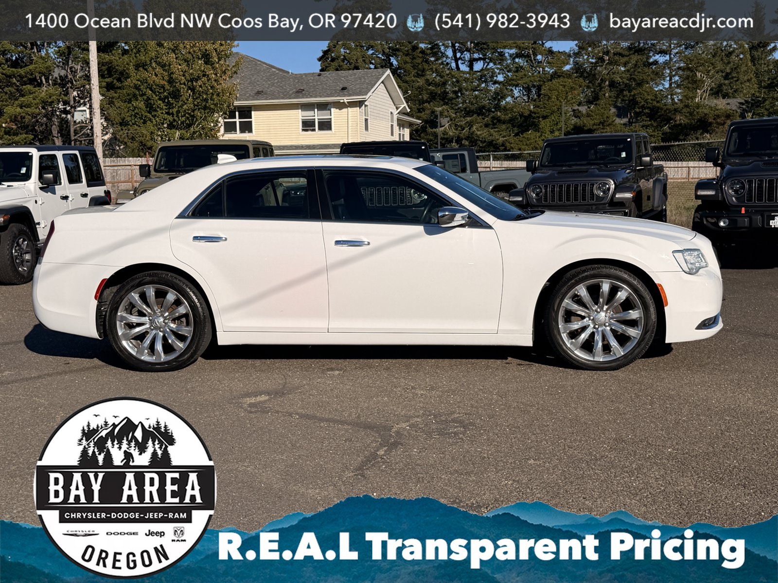 Used 2019 Chrysler 300 Limited w/ Light Group RWD image 4