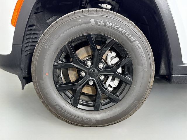 New 2025 Jeep Grand Cherokee Altitude AWD/4WD image 28