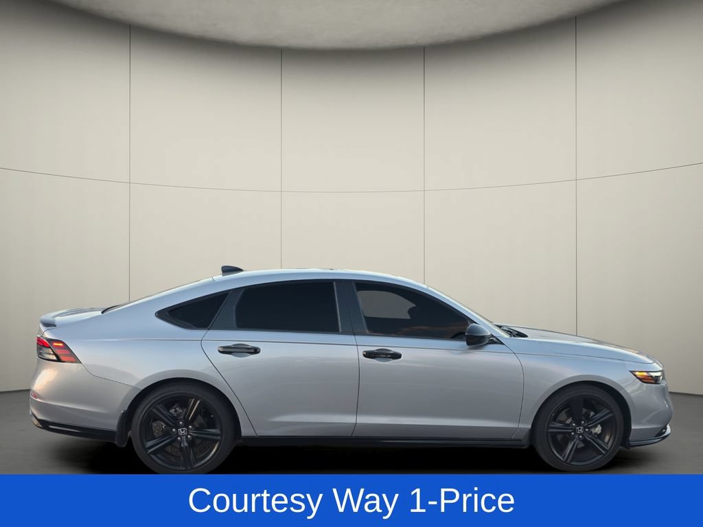 Used 2023 Honda Accord Sport image 10