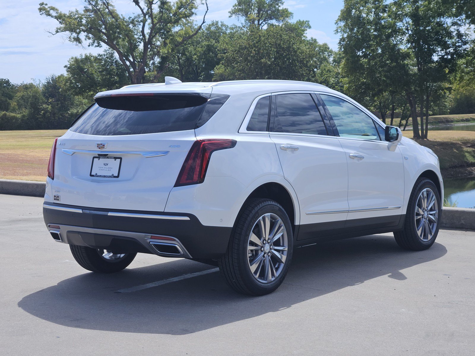 New 2026 Cadillac XT5 Premium Luxury w/ Driver Assist Package AWD/4WD image 4
