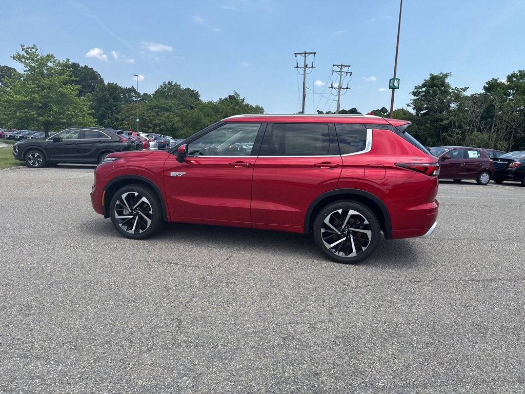New 2025 Mitsubishi Outlander SEL image 12