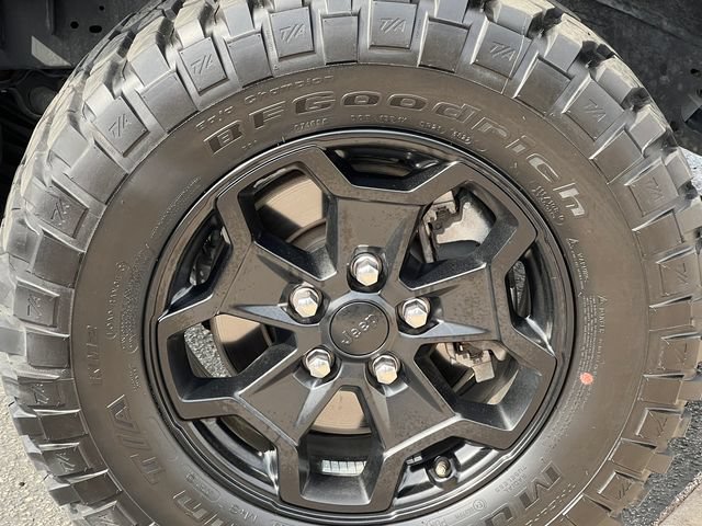 Used 2023 Jeep Gladiator Sport AWD/4WD image 7