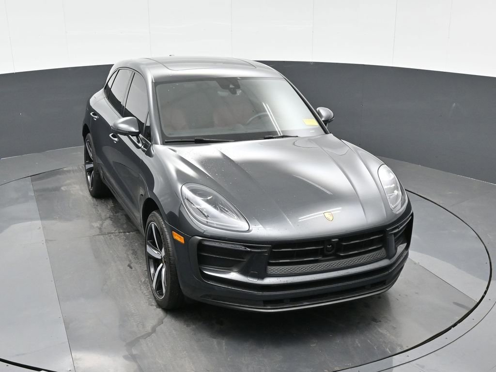 Certified 2023 Porsche Macan image 32