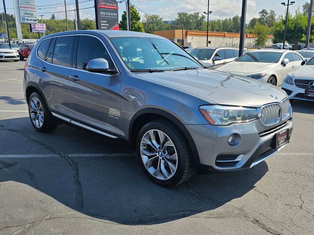 Used 2017 BMW X3 xDrive28i image 3