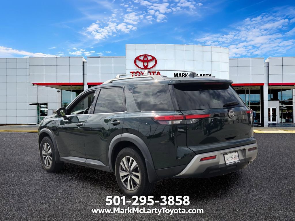 Used 2022 Nissan Pathfinder SL w/ Lighting Package (N92) FWD image 3