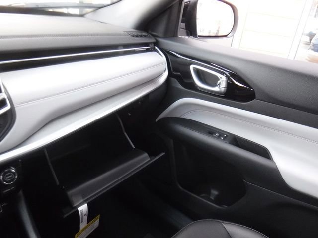 New 2026 Jeep Compass Limited image 27