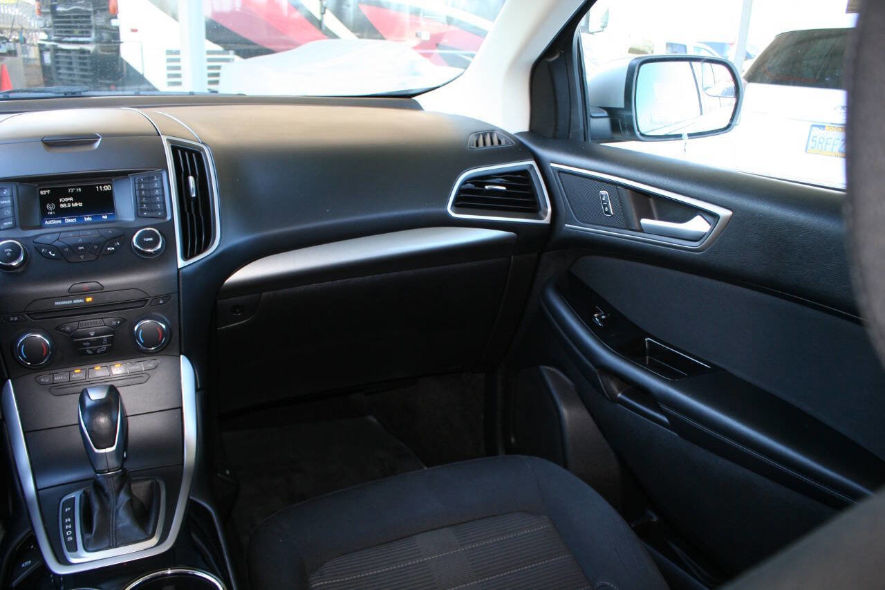 Used 2018 Ford Edge SEL image 16