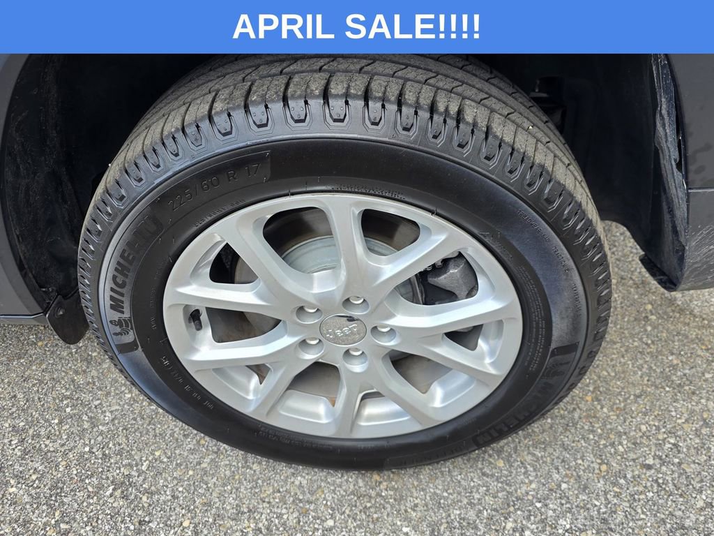 Used 2018 Jeep Cherokee Latitude Plus w/ Comfort/Convenience Group image 35