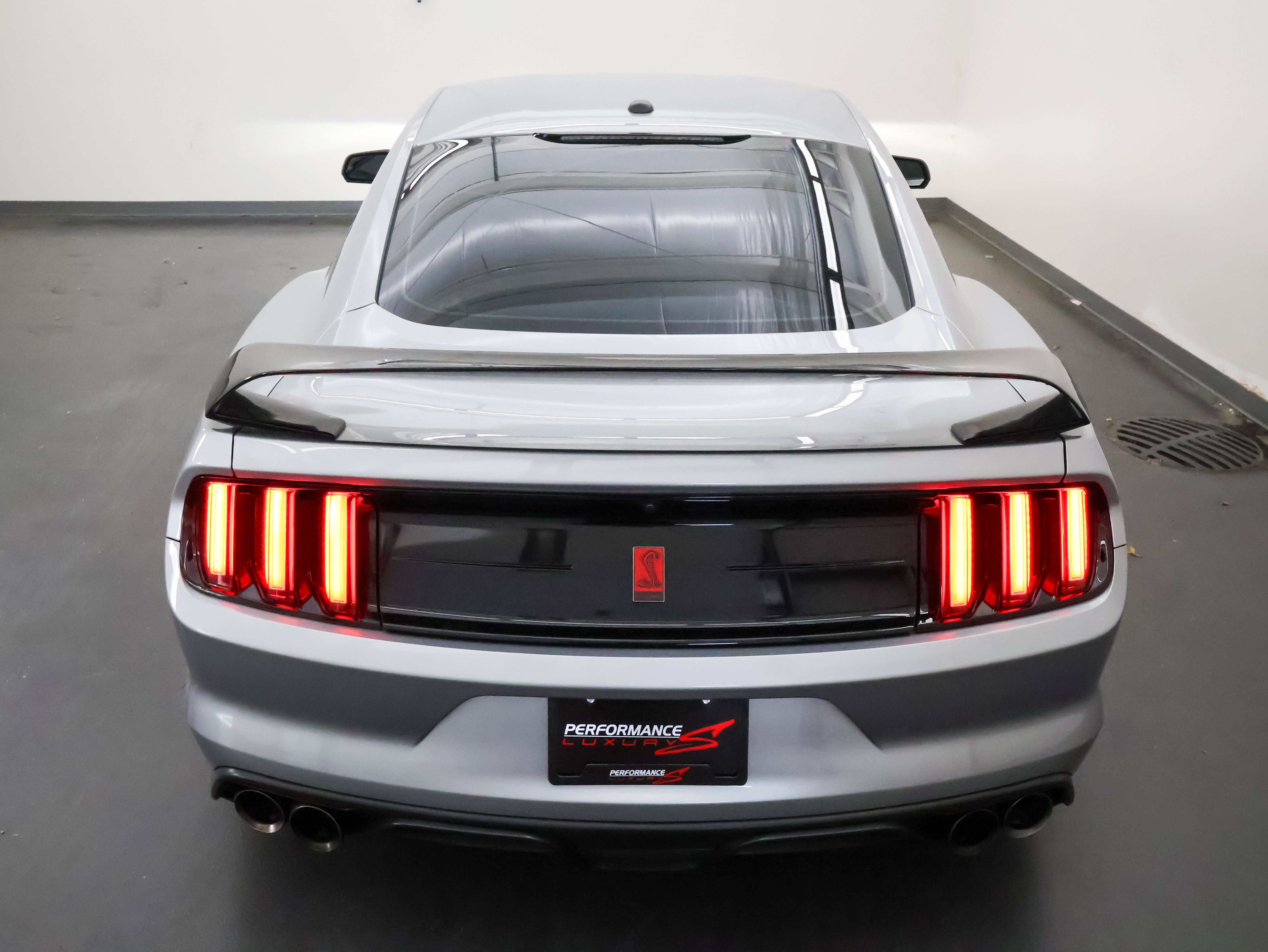 Used 2020 Ford Mustang Shelby GT350R w/ GT350R Equipment Group 920A RWD image 10