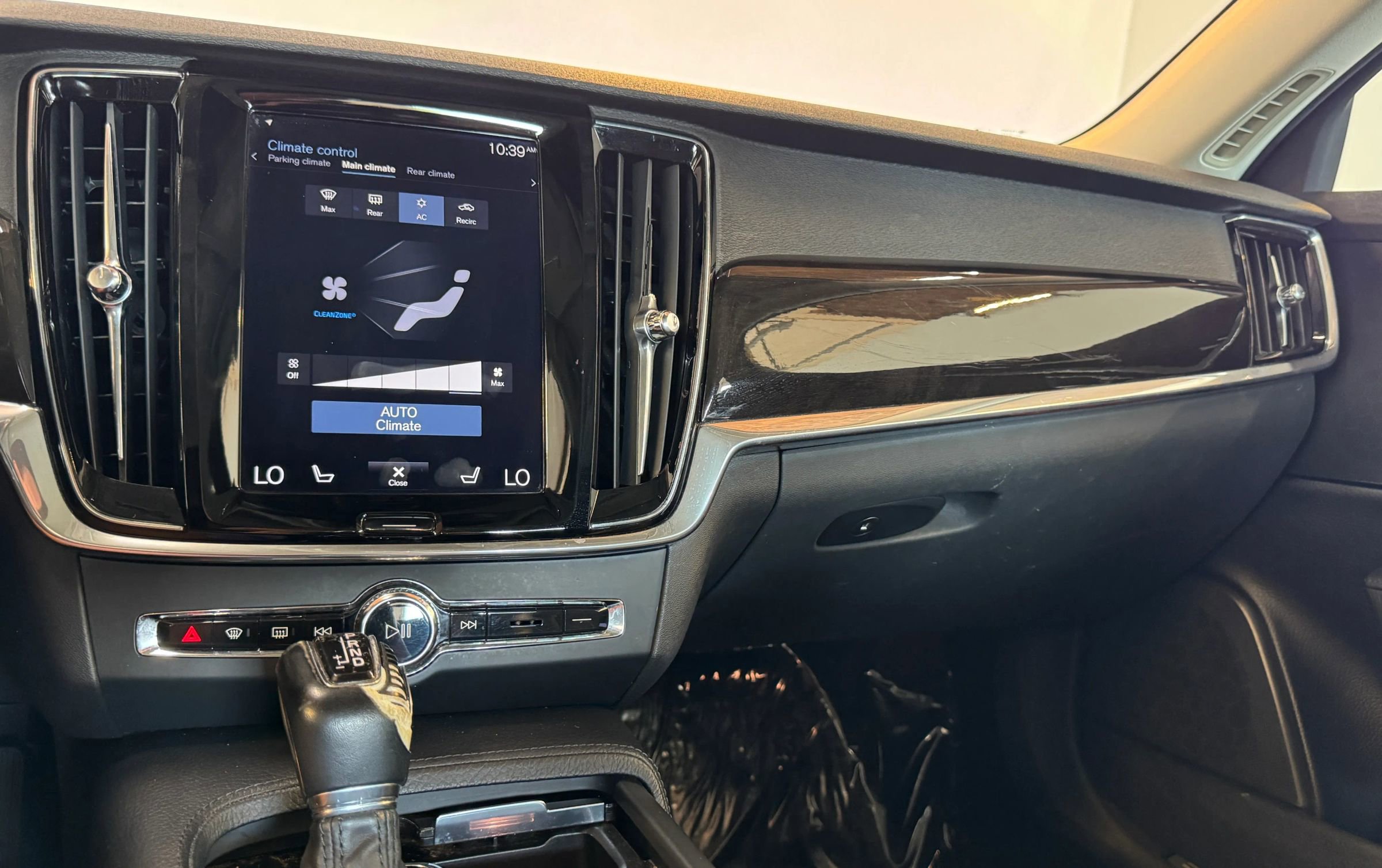 Used 2018 Volvo S90 T5 Momentum w/ Convenience Package AWD/4WD image 19