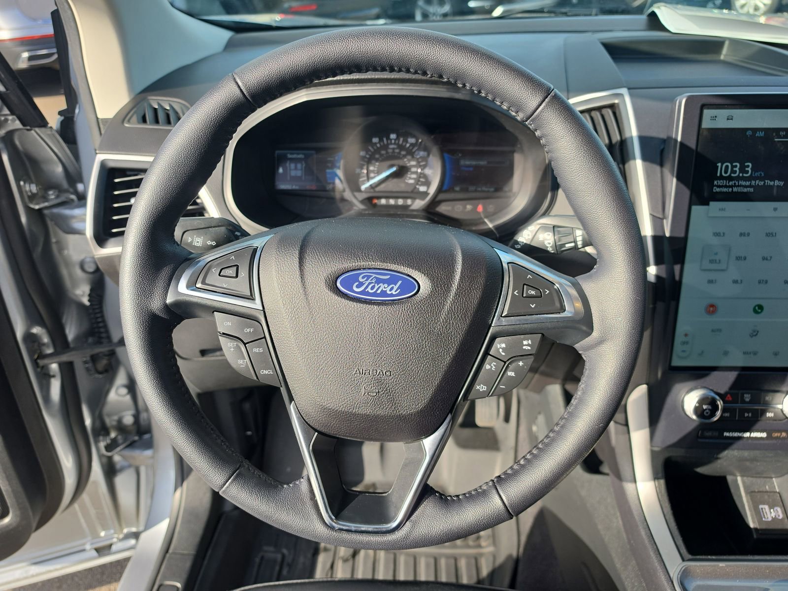 Used 2023 Ford Edge SEL AWD/4WD image 11
