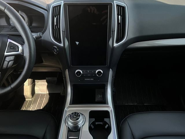 Used 2024 Ford Edge SEL w/ Convenience Package image 11