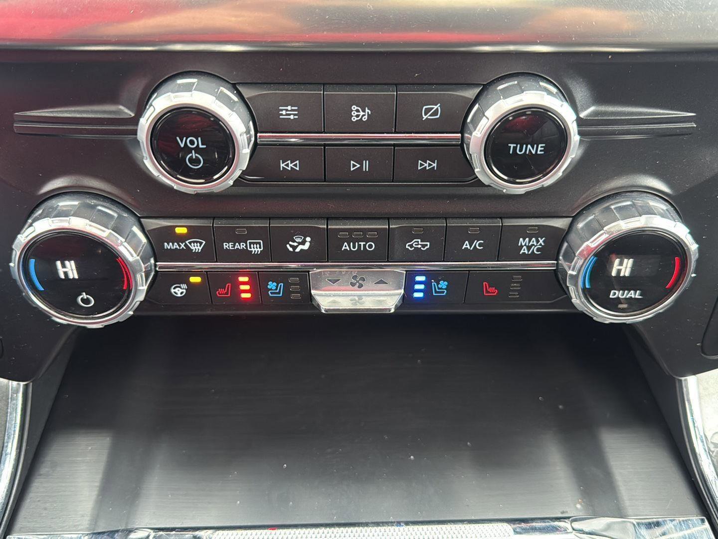 Used 2021 Ford F150 Lariat w/ Equipment Group 502A High image 30