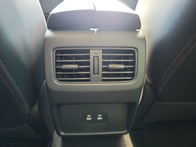 Used 2024 Nissan Rogue Platinum FWD image 13