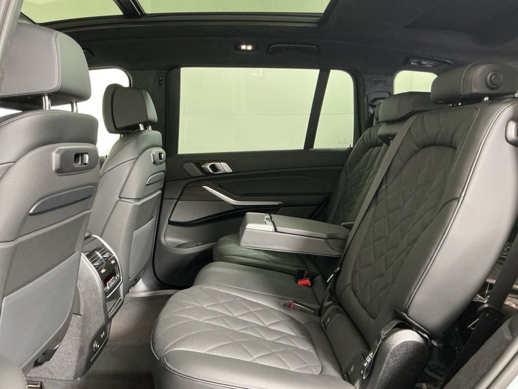 Used 2026 BMW X7 xDrive40i w/ M Sport Package image 29