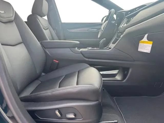 New 2026 Cadillac XT5 Luxury AWD/4WD image 13