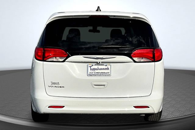 Used 2022 Chrysler Voyager LX FWD image 5