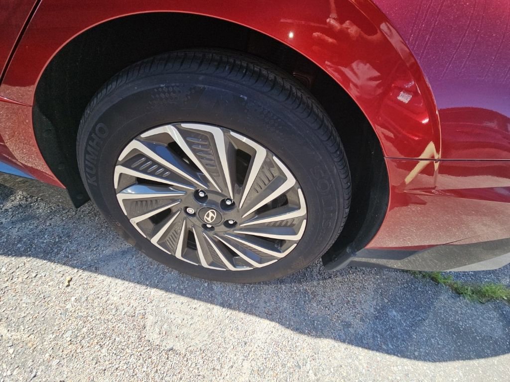 Used 2025 Hyundai Sonata SEL FWD image 11