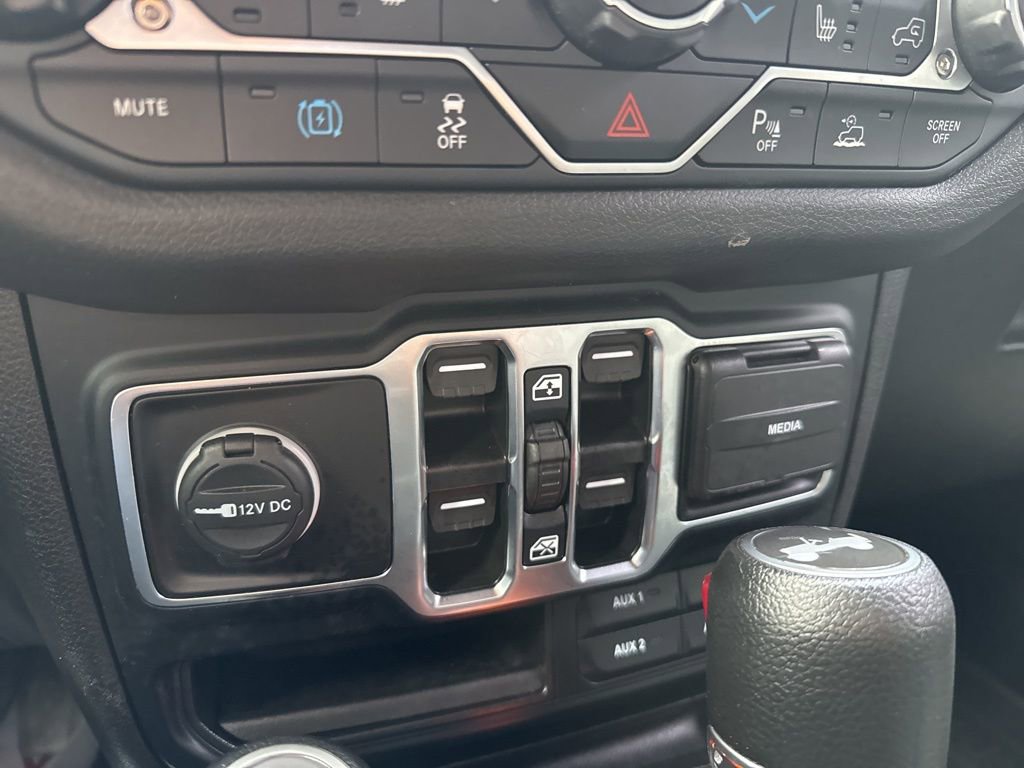 Used 2024 Jeep Wrangler Unlimited w/ Convenience Group image 32