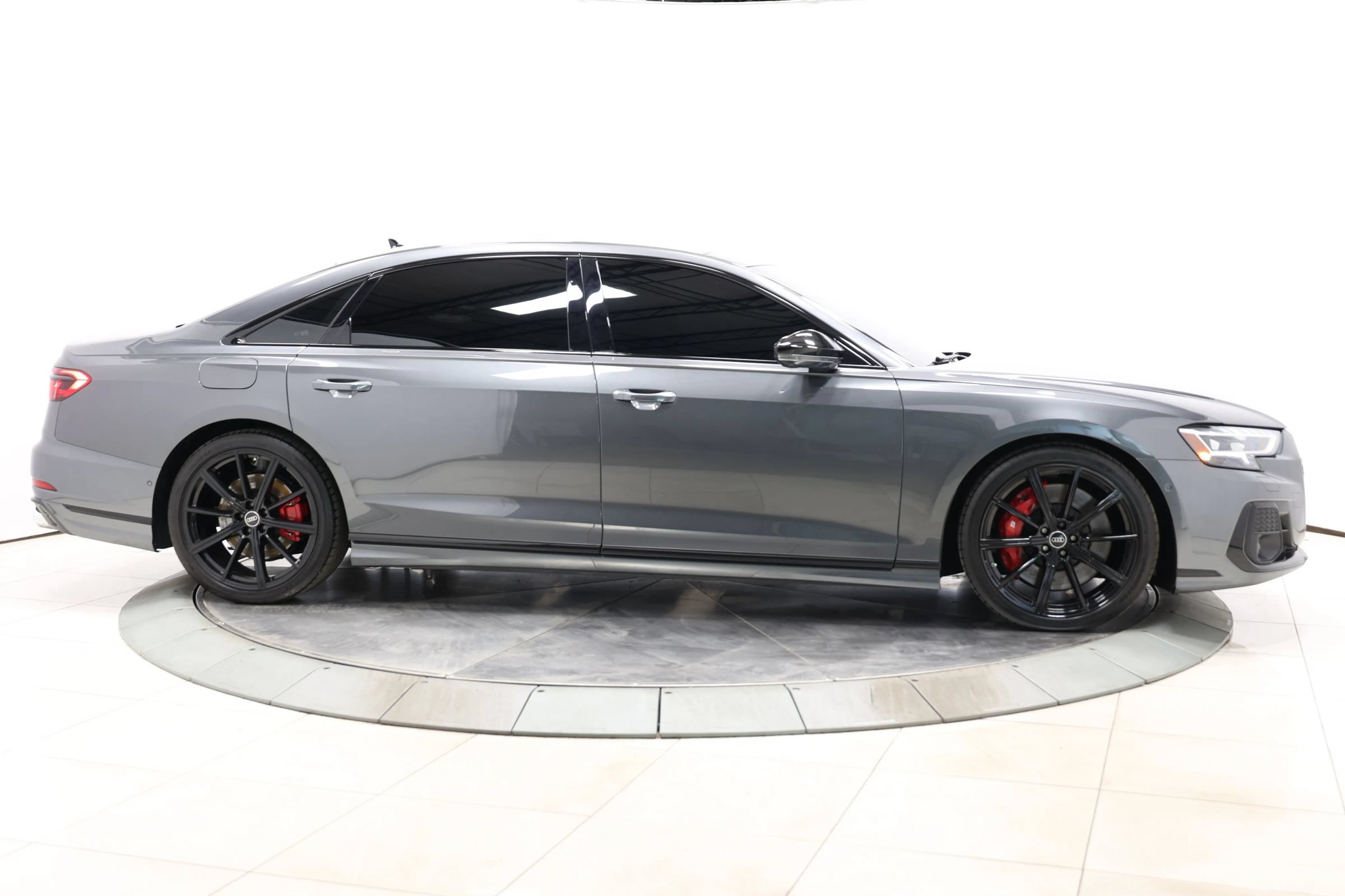 Used 2023 Audi S8 w/ S8 Comfort Plus Package AWD/4WD image 63