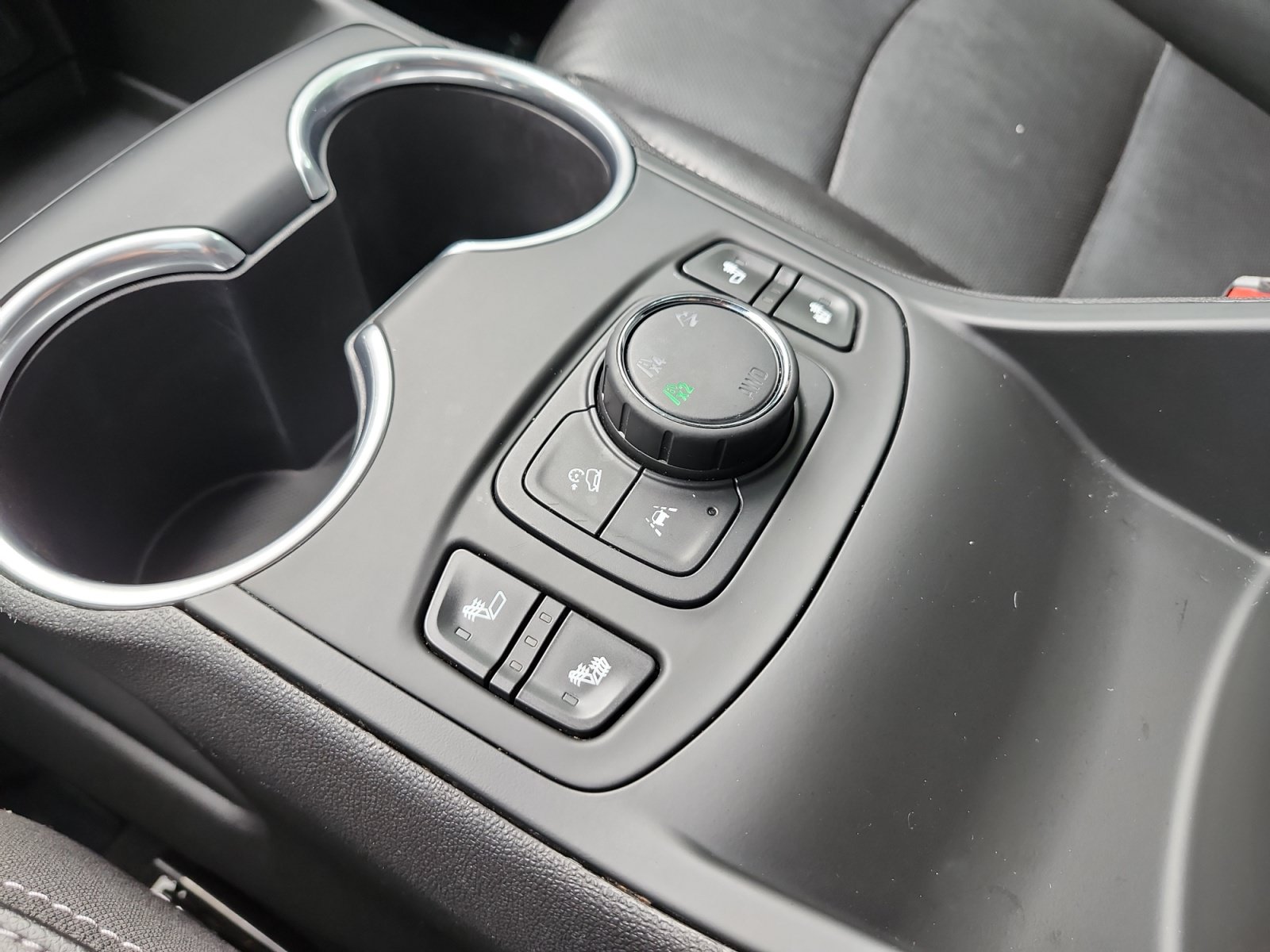 Used 2022 GMC Terrain SLT w/ Infotainment Package II AWD/4WD image 24
