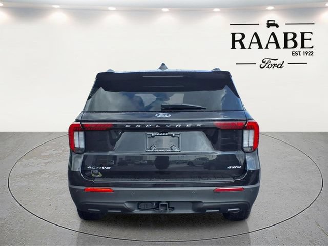 Used 2025 Ford Explorer Active AWD/4WD image 6