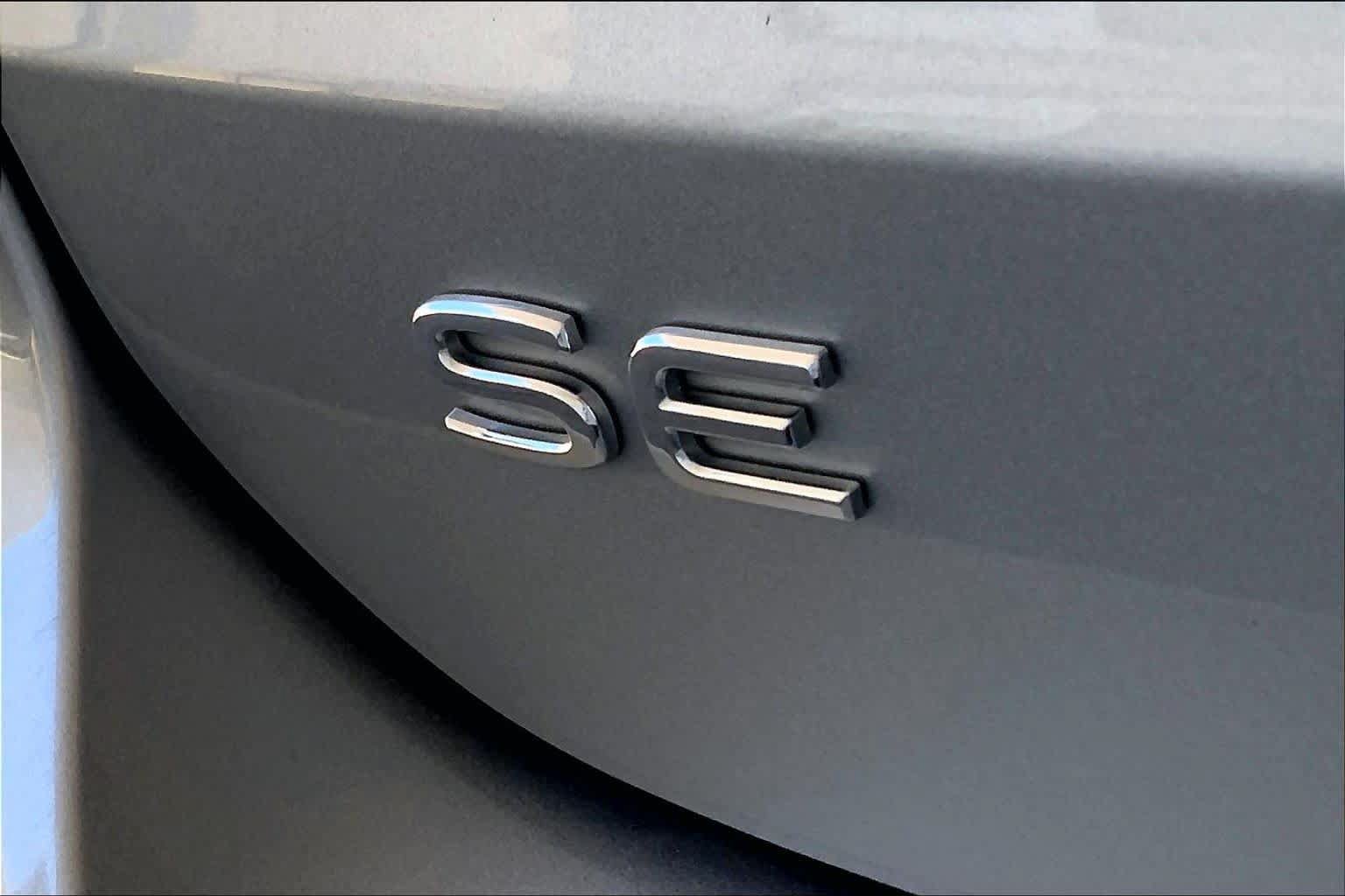 Used 2024 Volkswagen Taos SE AWD/4WD image 10