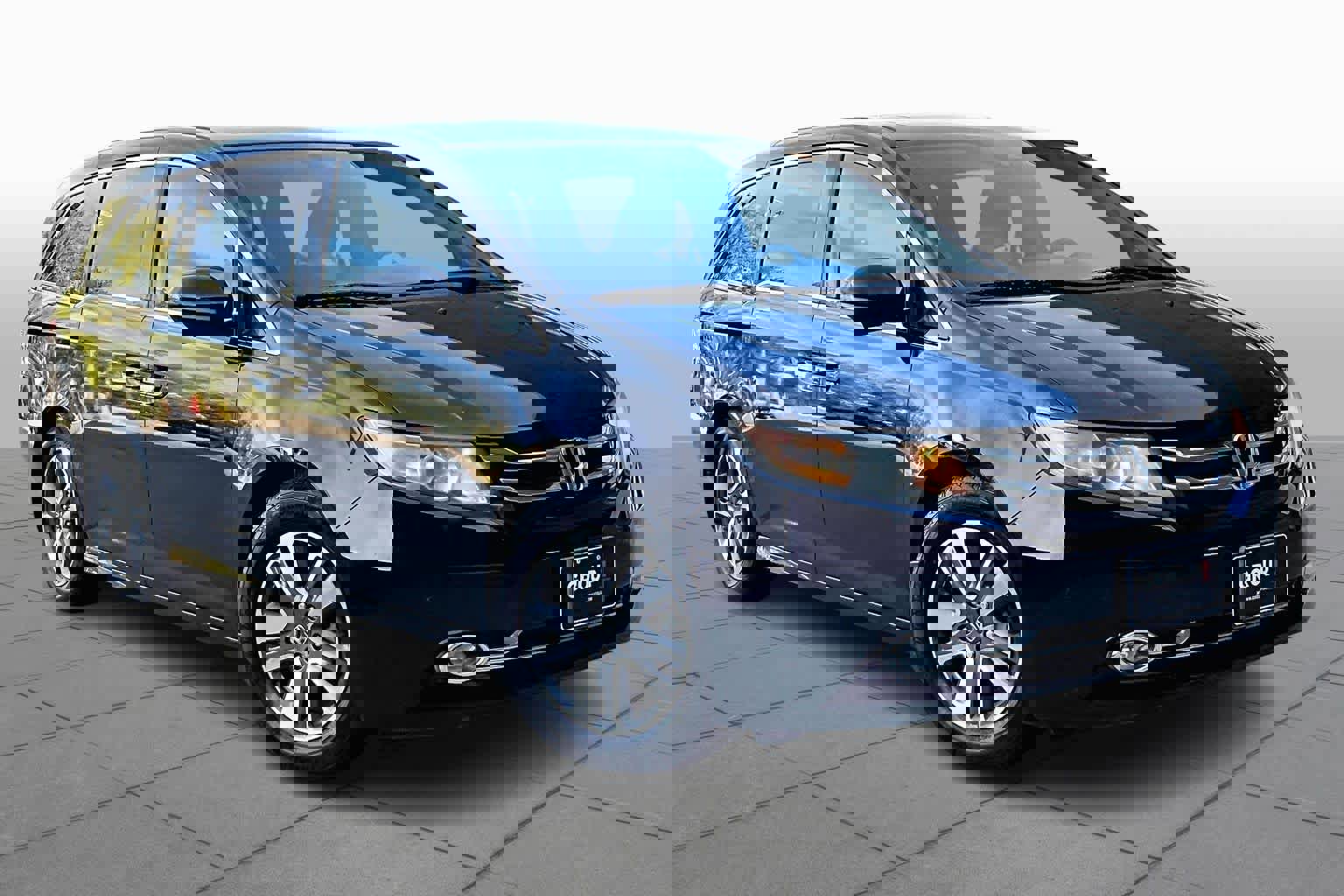 Used 2016 Honda Odyssey Touring image 2