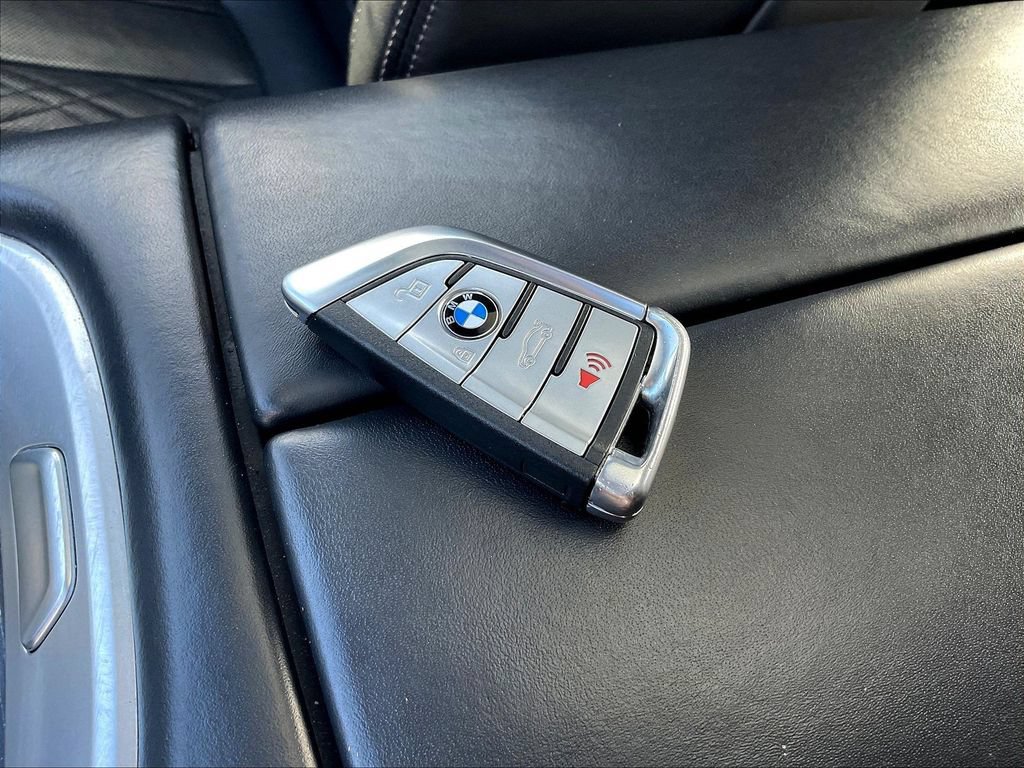 Used 2022 BMW 750Li xDrive AWD/4WD image 35