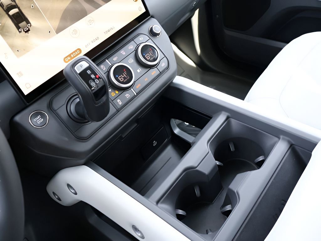 New 2026 Land Rover Defender 110 X-Dynamic SE image 24
