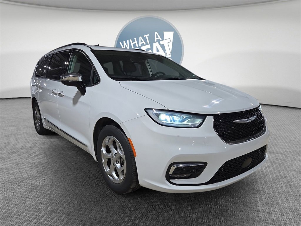 Used 2023 Chrysler Pacifica Limited video 1