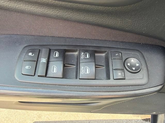 Used 2016 Jeep Cherokee Latitude w/ Comfort/Convenience Group AWD/4WD image 22
