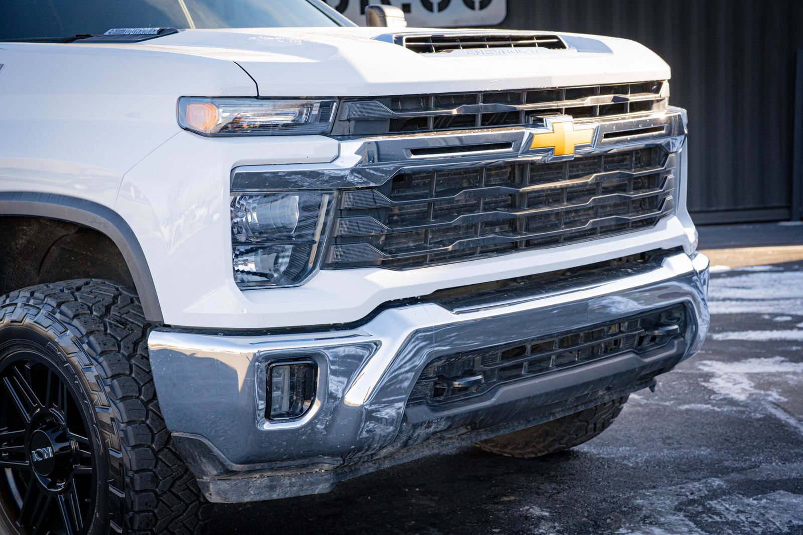 Used 2024 Chevrolet Silverado 2500 LT image 3